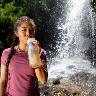 LifeStraw Go Tritan Renew 1L LifeStraw Go Tritan Renew 1L -Survie en plein air filtre bouteille gourde lifestraw go 2 stages 1