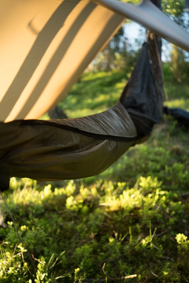 Lesovik Larva Lesovik Larva -Survie en plein air lesovik larva