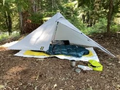 Six Moon Designs Deschutes Tarp 5 Six Moon Designs Deschutes Tarp -Survie en plein air six moon design deschute tarp 04